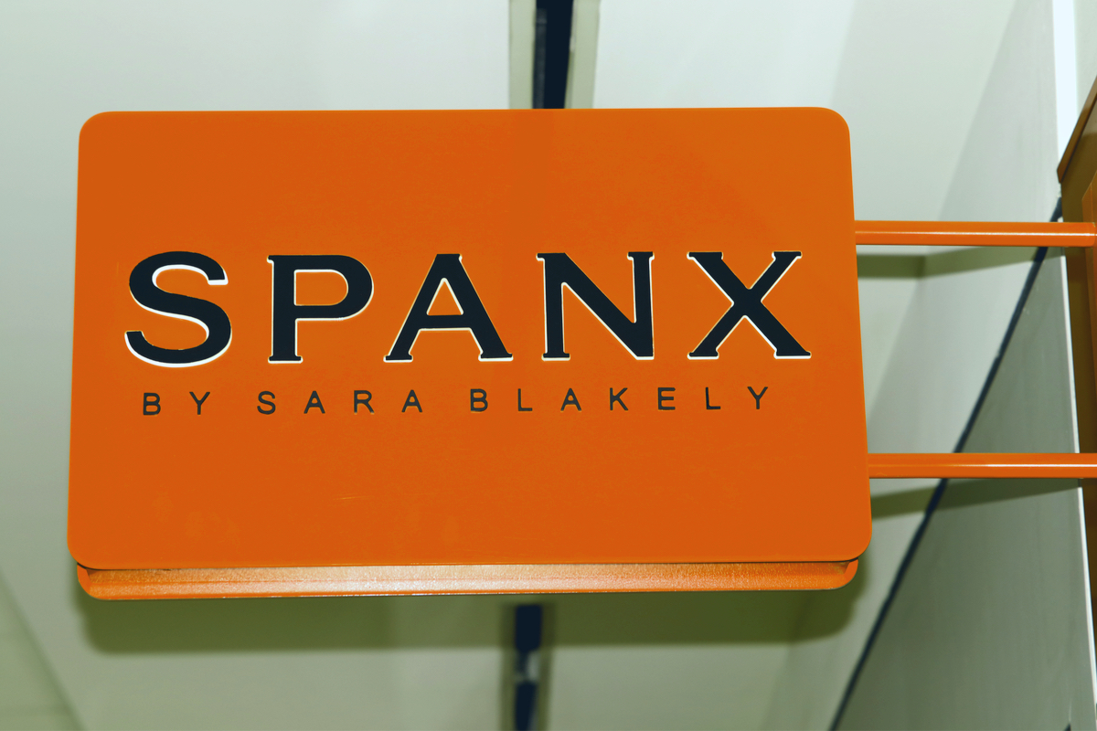 talkroute_website_storytime-tuesdays_how-spanx-ceo-sara-blakely-built-a-billion-dollar-business_spanx-business-story.jpg