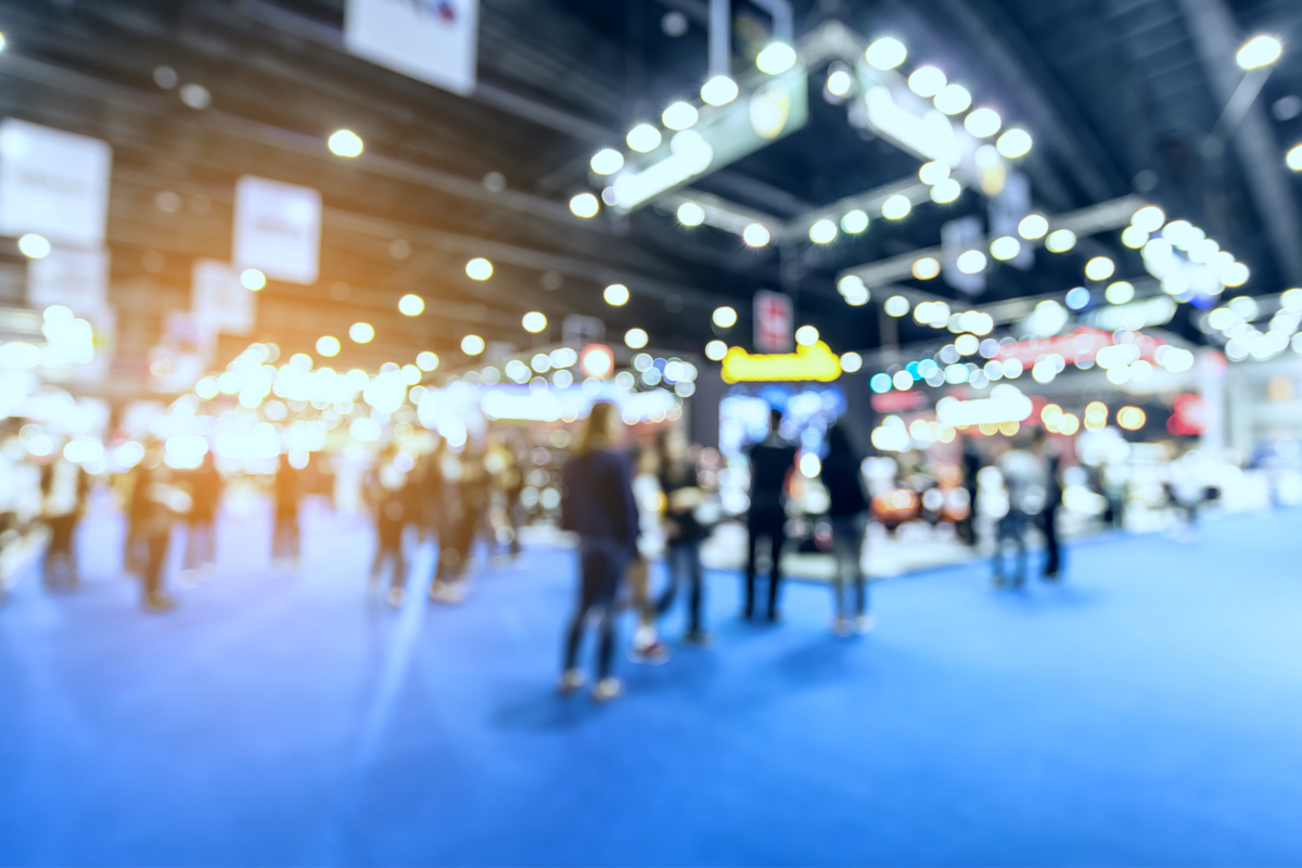 tradeshow blurred background 